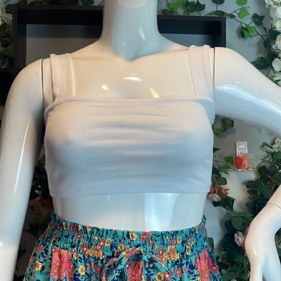 Ambiance Cotton Blend Square Neck Wide Straps White Cropped Tank Size M RefFNB - Picture 8 of 10